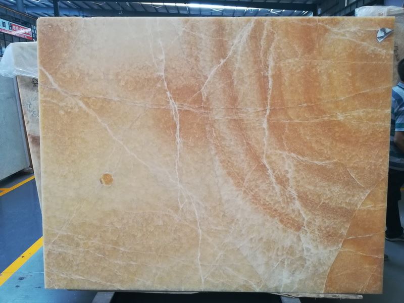 Hony Onyx-Yellow Onyx-Cross cut..jpg