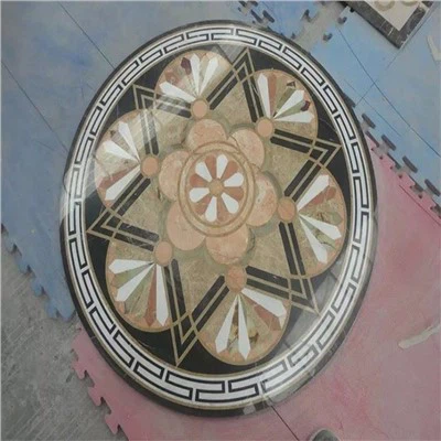 Vnitřní mramorové medailony