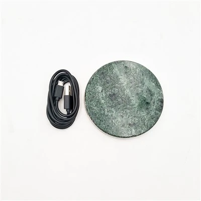 Rychlá přenosná nabíječka mobilních telefonů